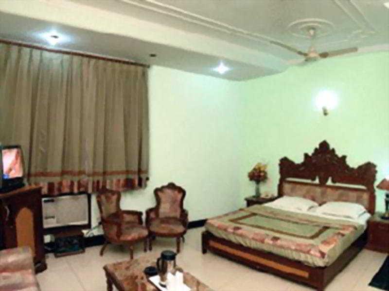 Hotel Sunstar Heritage New Delhi Room photo
